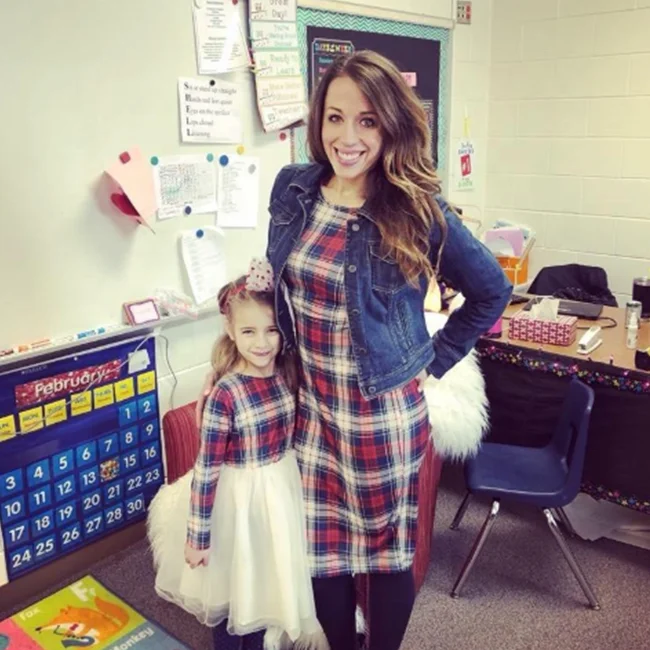 
Mother and Daughter Dress Family Clothes Long Sleeve Plaid Lady Midi Dress Girl Tulle Dress Mother Daughter Matching Outfits 