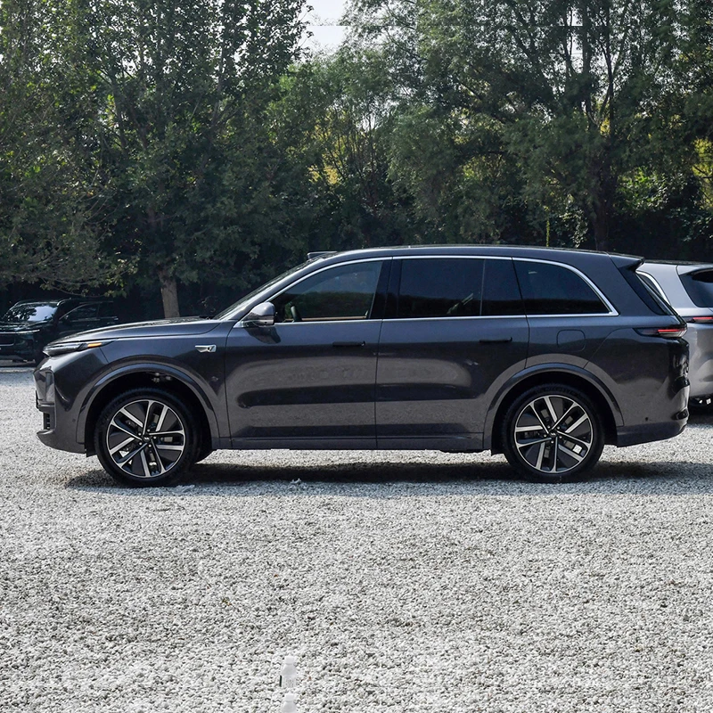Предложение купить подержанный автомобиль 2023 Li L8 Max Edition двухмоторный полноприводный турбомотор расширенный диапазон китайских подержанных автомобилей