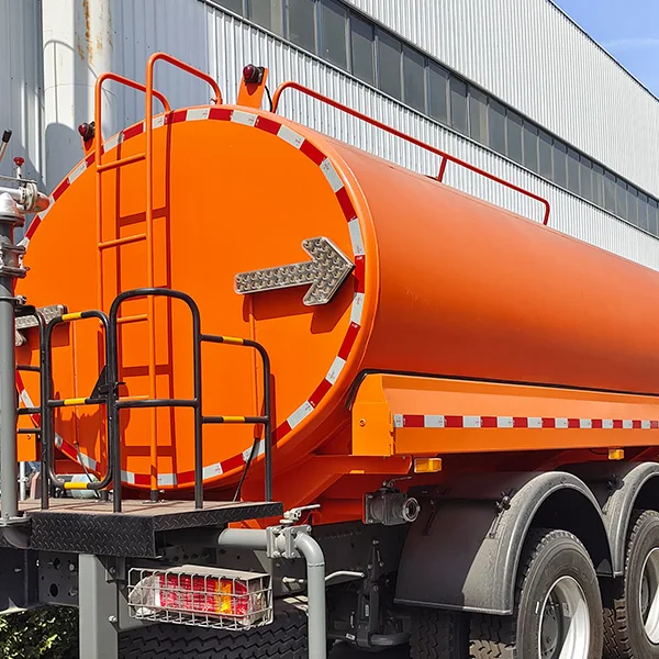 6x4 HOWO Sinotruck 10-18 CBM 304 316 C4 PE Carbon Steel chemical liquid corrosives Road transport light tanker truck