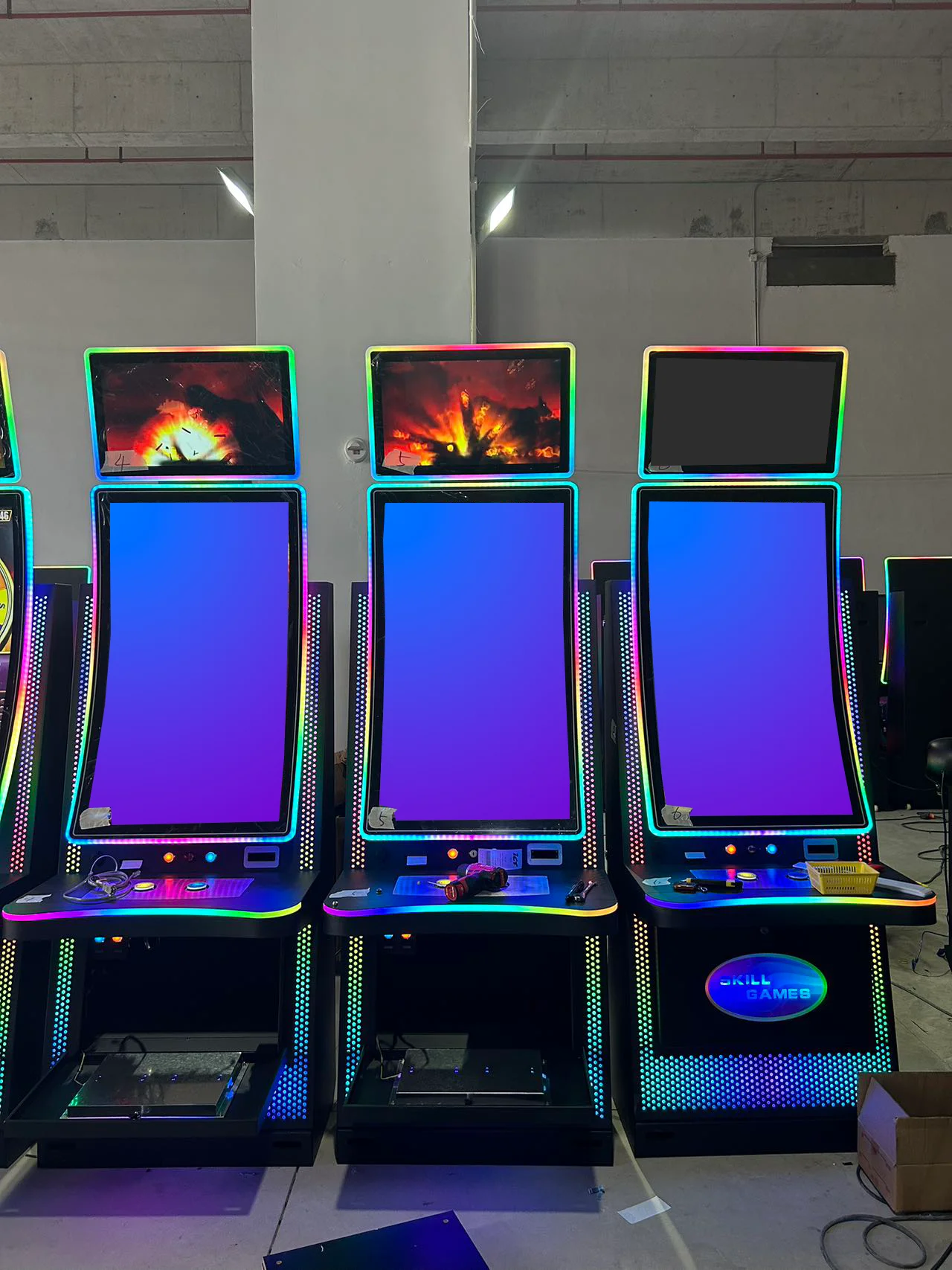 USA popular commercial arcade machine curved skill lot machines coin operated gaming machine for Adult Arcade