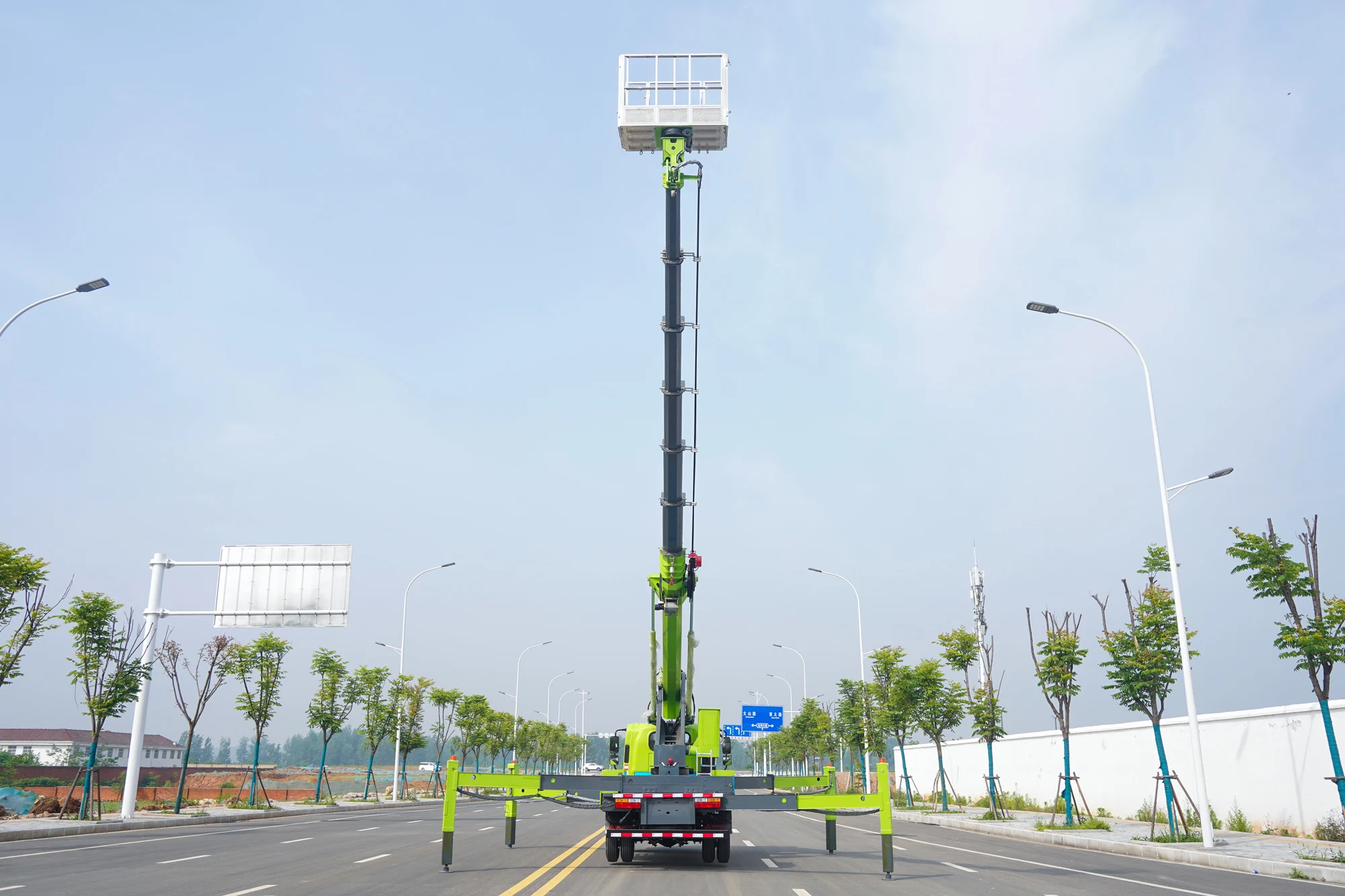 Rayat factory DAYUN direct sales for housing construction city maintenance 28M 30M 34M 45M truck mounted aerial work platform