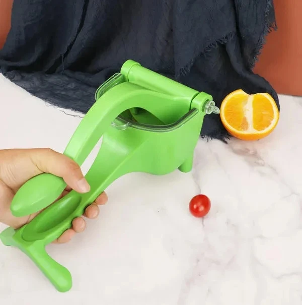 Portable Multifunctional Plastic Manual Fruit Hand Press Lemon Juicer