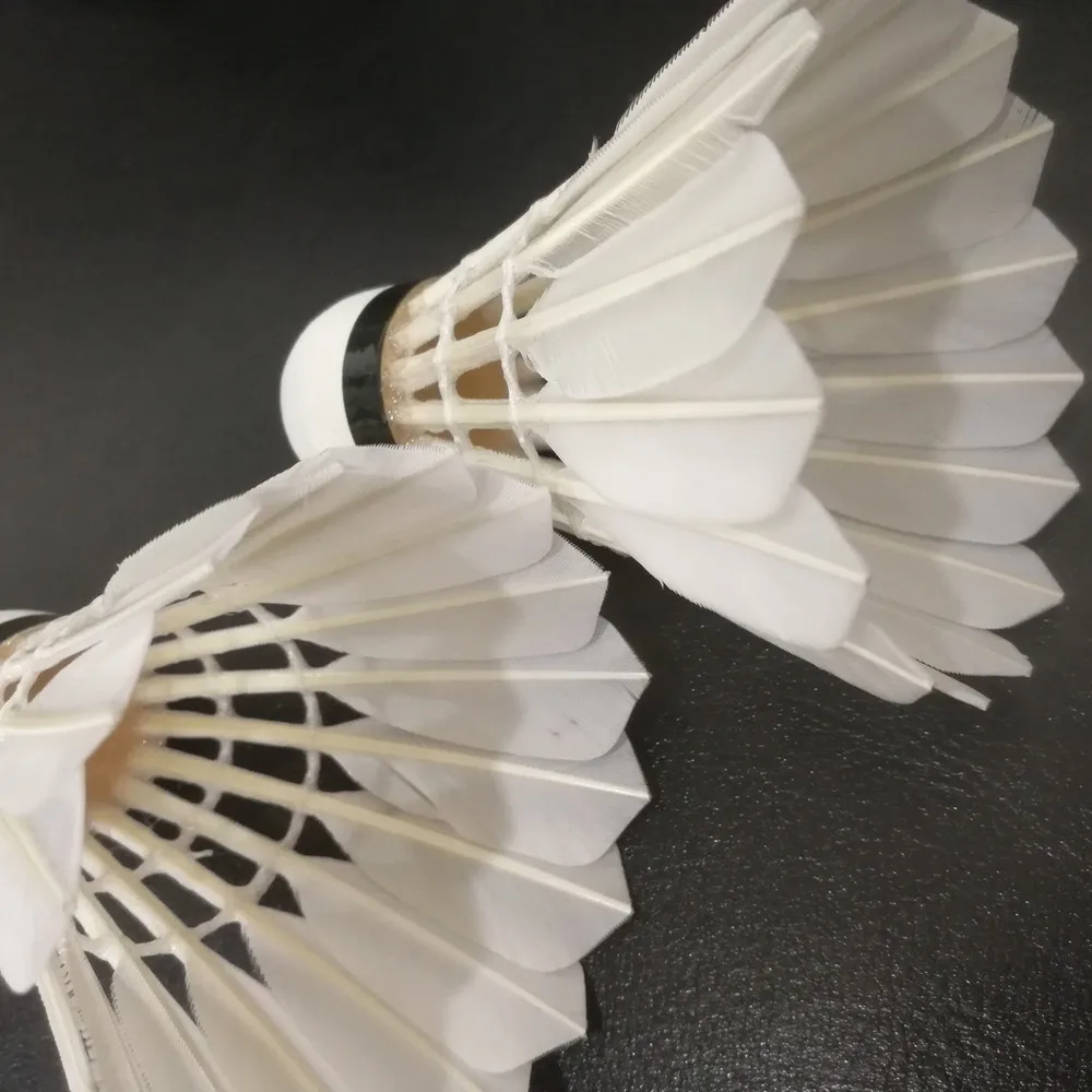 
lingmei shuttlecock badminton similar quality as aeroplane eg1130 