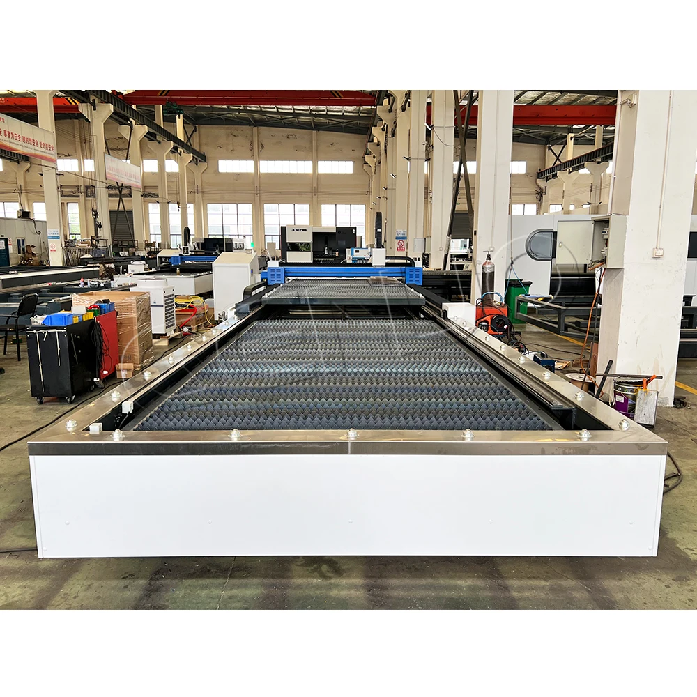 Factory Price high cutting accuracy Automatic  Raycus JPT enclosed fiber laser cutting machine price  for metal plate