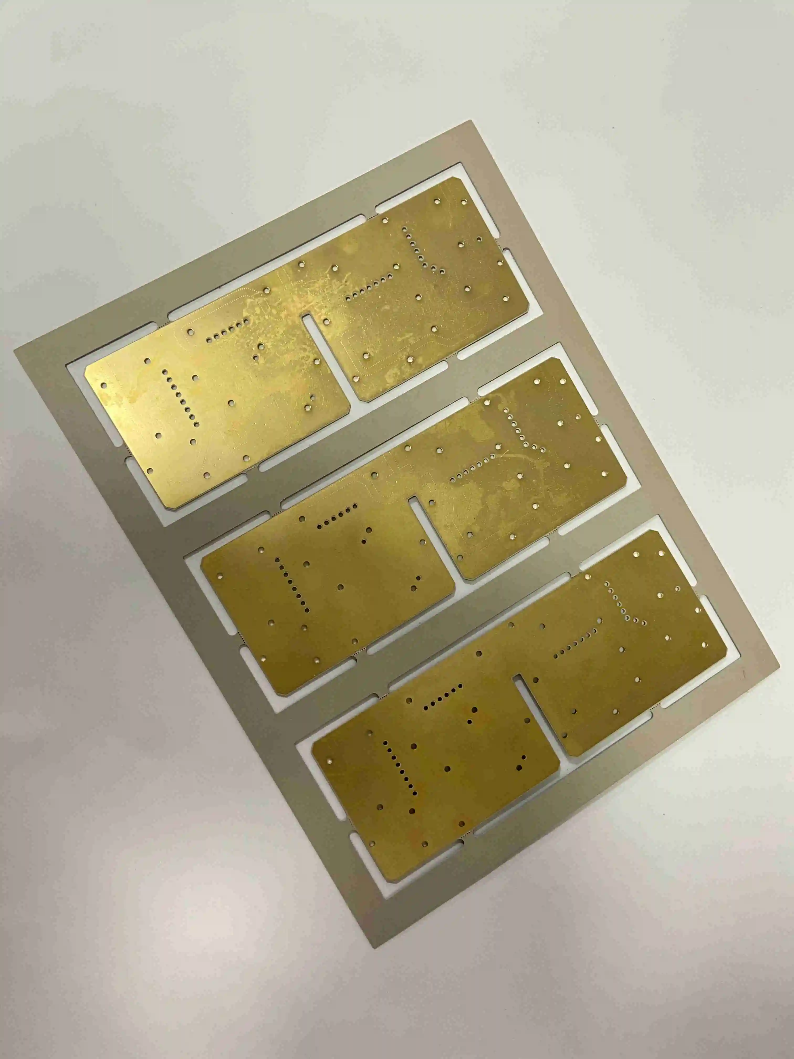 Professional Manufacturer Custom MCB PCB Resin pluggin 0.2mm holes high TG FR4 gold-finger PCB