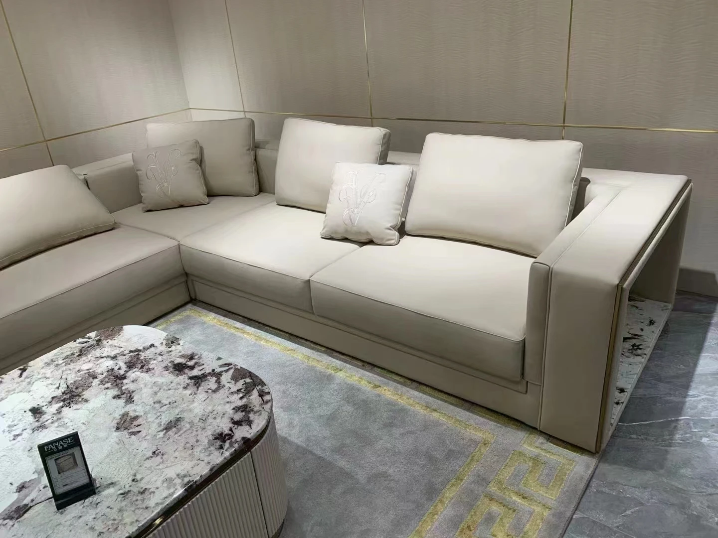 Modern European Design Luxury Italian Villa Sectional Sofa Set Genuine Leather Chesterfield Style Bed Home Living Living Room