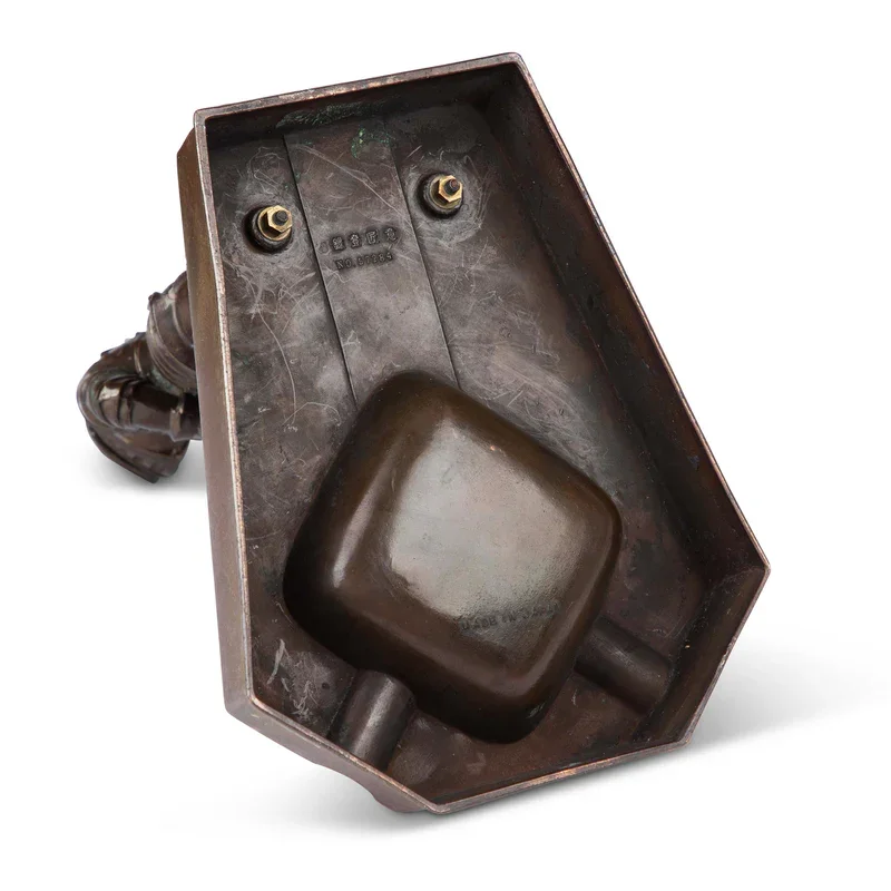 Vintage Knight Cigar Ashtray Desktop Resin Ashtray with Lighter