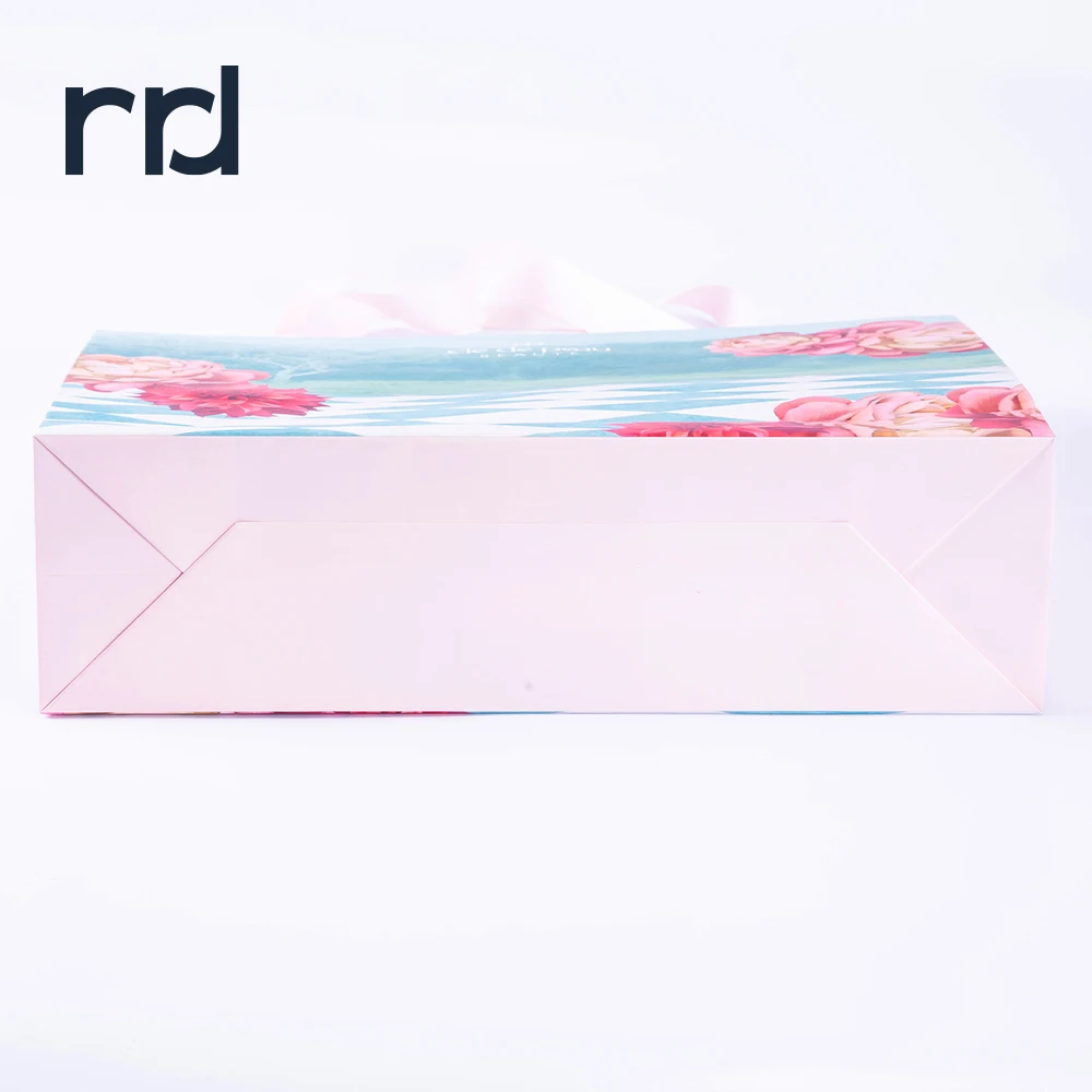 RR Donnelley Luxury Custom Printed Logo advanced sense of delicate flowers wrapped Birthday Party Paper Gift Bags with Handles