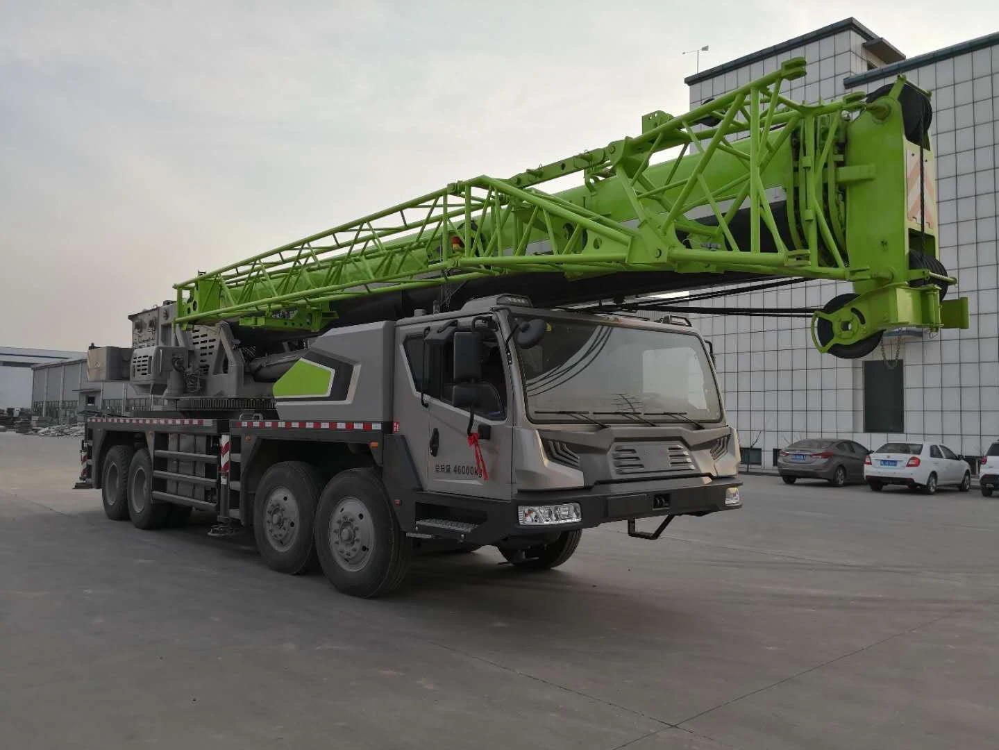 70 Ton Mobile Truck Crane  ZTC700V Hydraulic Telescopic Boom for Sale