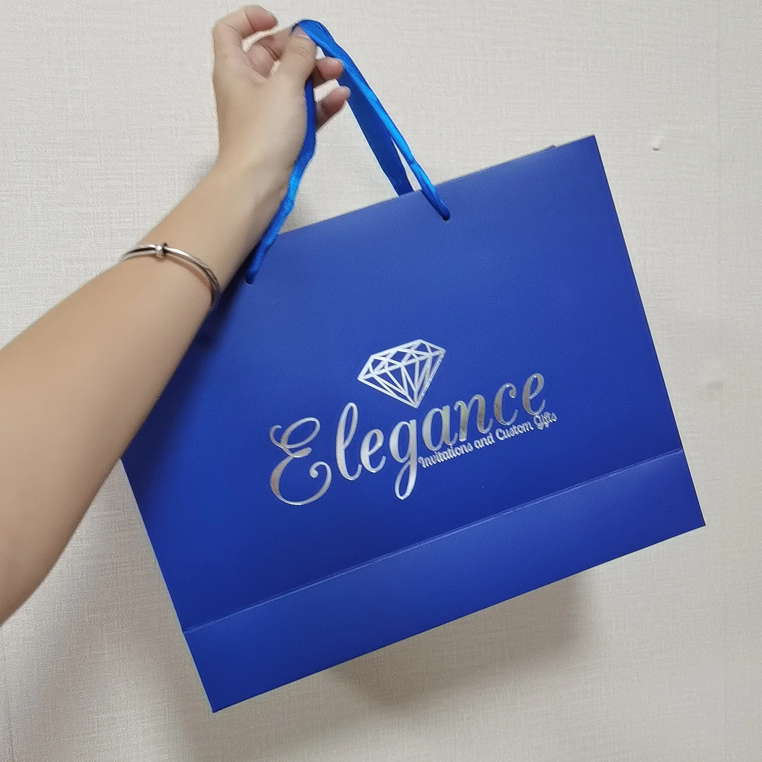 Custom Printing Logo loyal blue Shopping Bag Packaging Clothes Gifts Tote Cardboard Paper Bag With Ribbon Handle