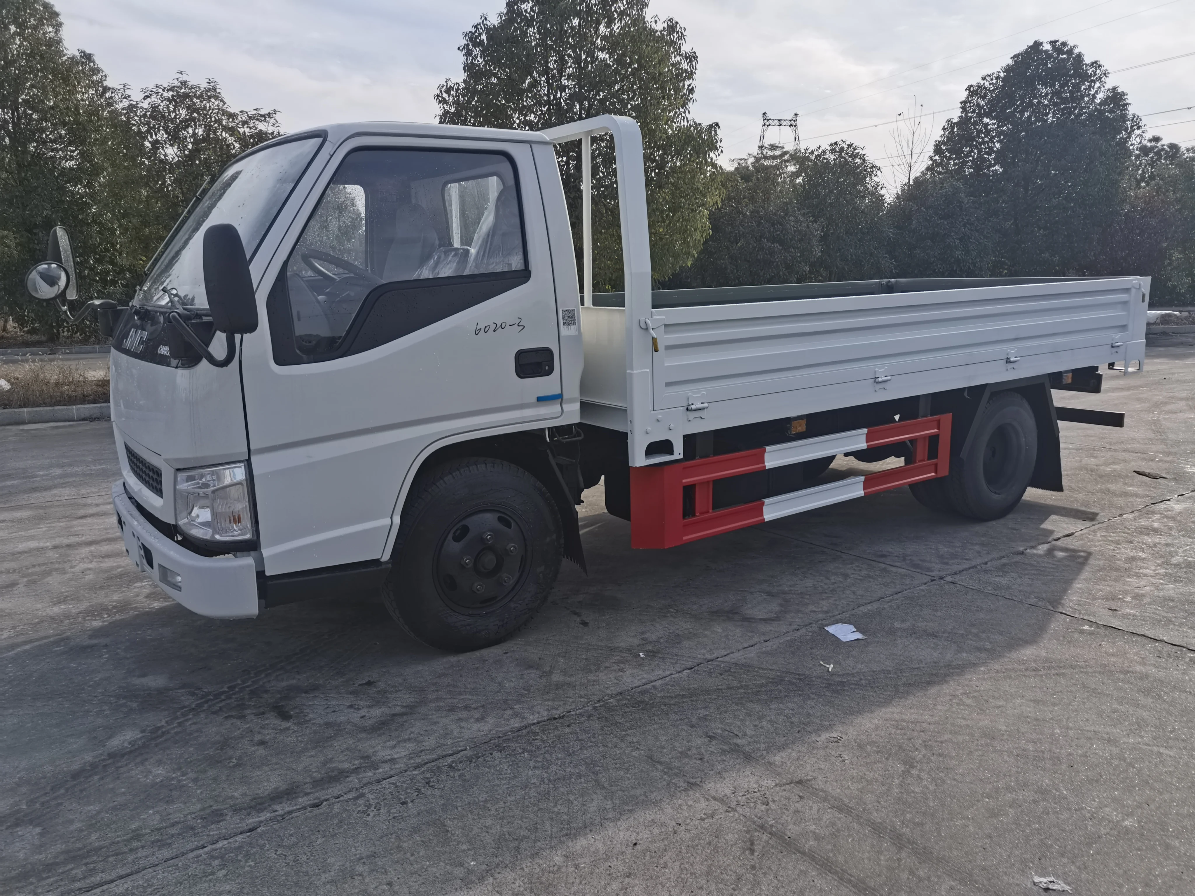5ton Chinese small trucks isuzu 4x2 mini diesel light cargo truck