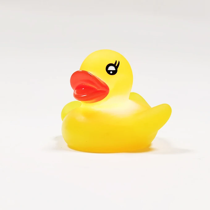 Light up rubber duck toys LED light flashing bath ducks for kids
