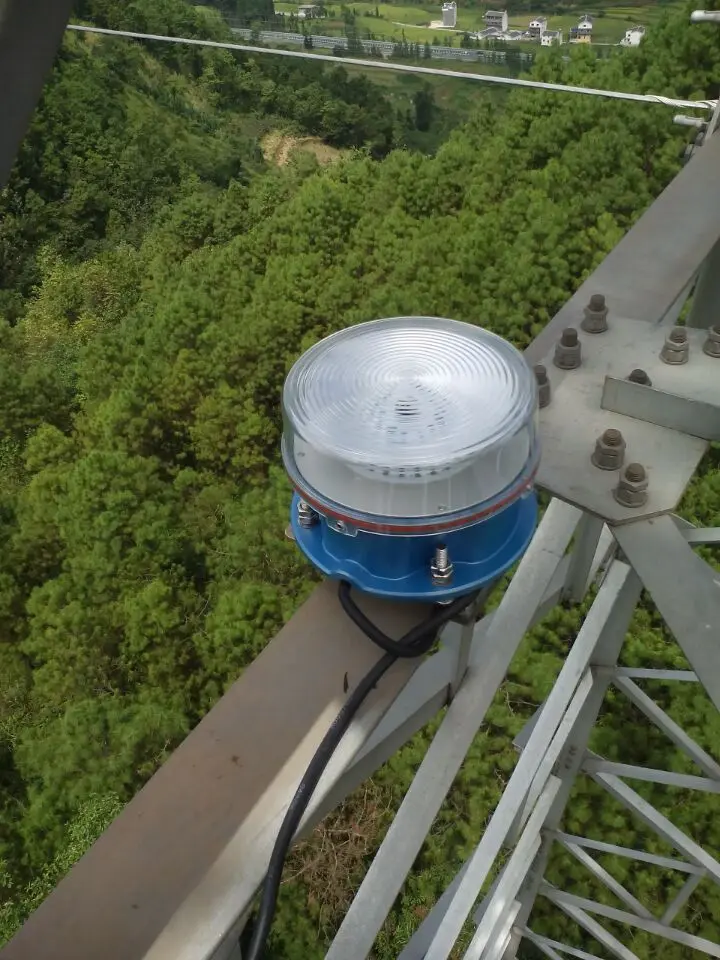 Red flashing with light intensity 2000cd LED medium intensity aircraft beacon light to tower blocks tower cranes bridge chimney