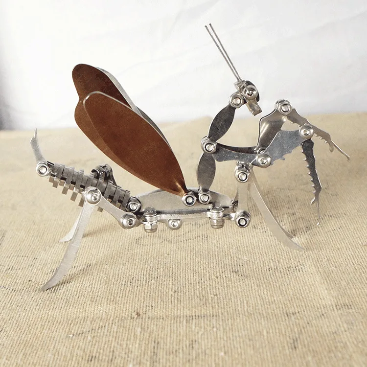 Punk Style Metal Art Home Desktop Cabinet Display Gift Decorations Stainless Steel Metal Art Animal Mantis Model