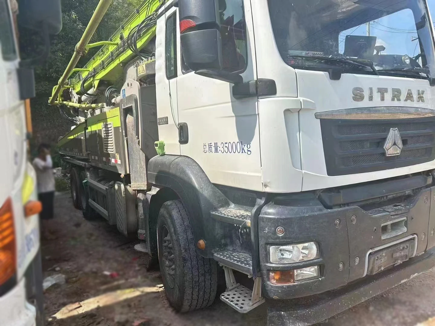 2023 Sitrak Chassis Concrete Pump Truck Zoomlion 38X-5RZ 3-Axle Boom Pump Truck Sinotruck