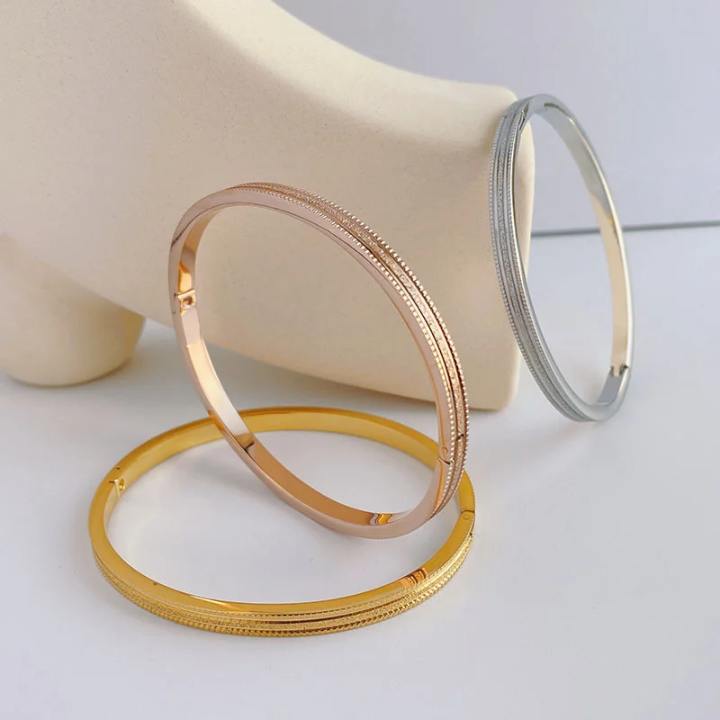 High Version Jewelry Wholesale Thick 18k Rose Gold Black Titanium Steel Fine Frosted Pattern Bracelet for Men and Women