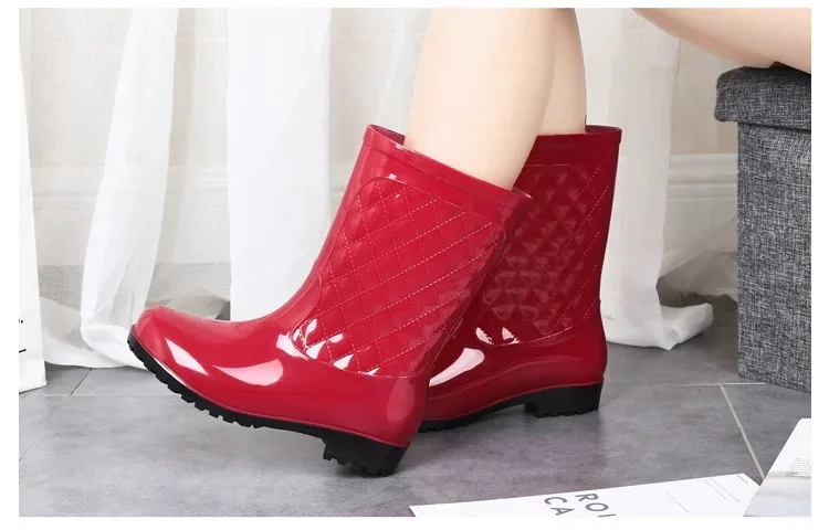 Cheap price rain boots for women anti slip low price factory PVC rain shoes