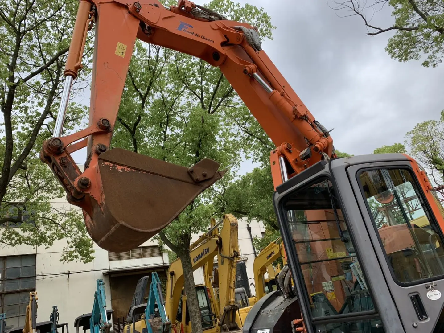  Бывший в употреблении экскаватор hitachi zx 75 сделано