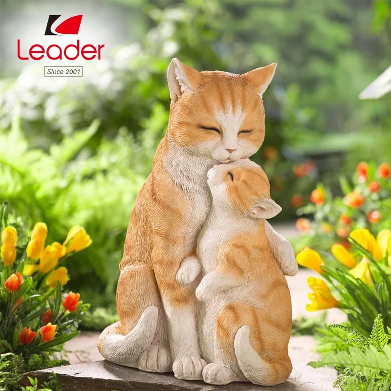 Lovely Garden Decor Polyresin Cat Statue Figurine Resin Mama Cat Kissing Kitten Sculpture