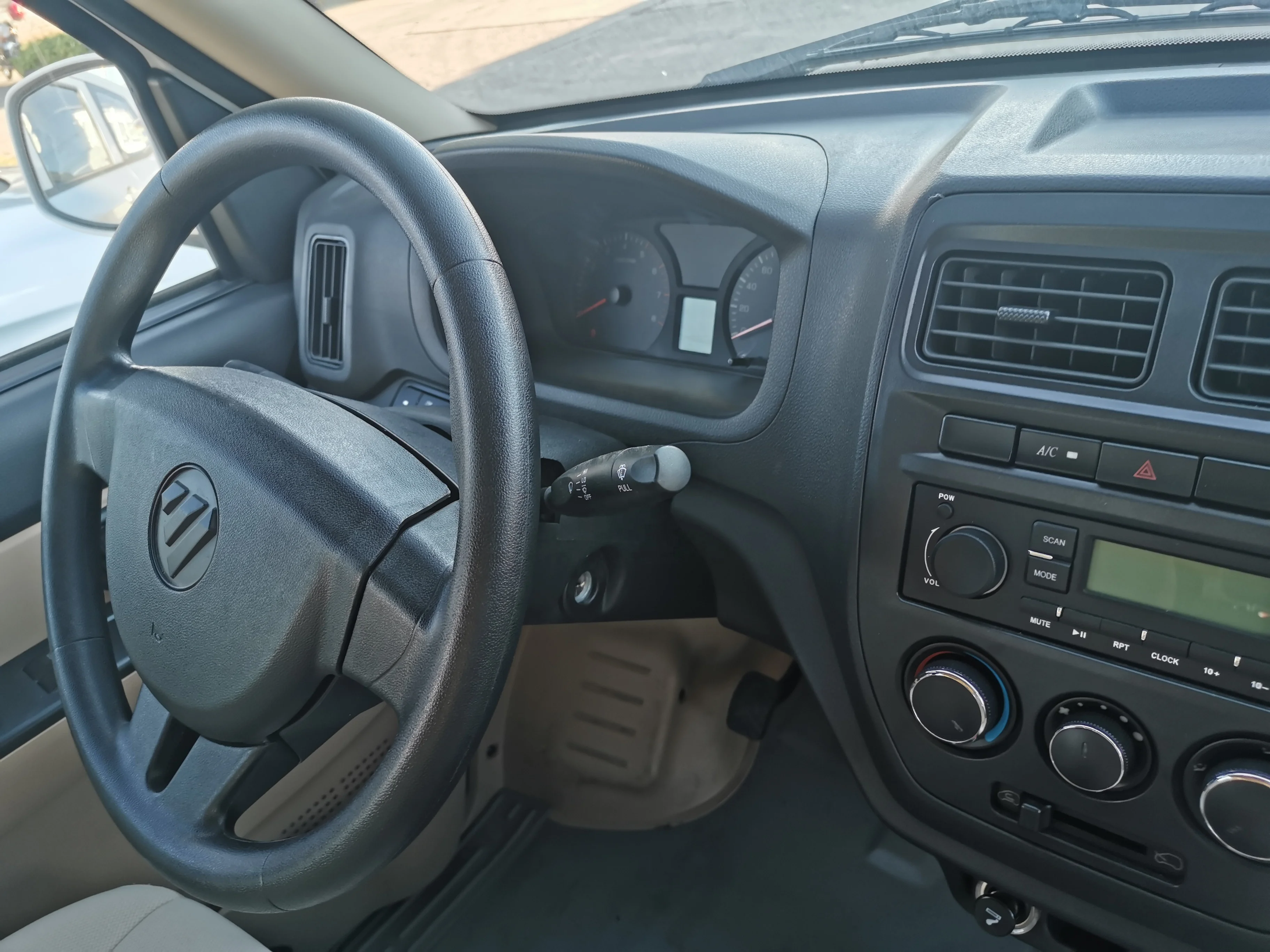 
BEST SELLING FOTON 8-11SEATS MINIVAN WITH 1500CC GASOLINE ENGINE 