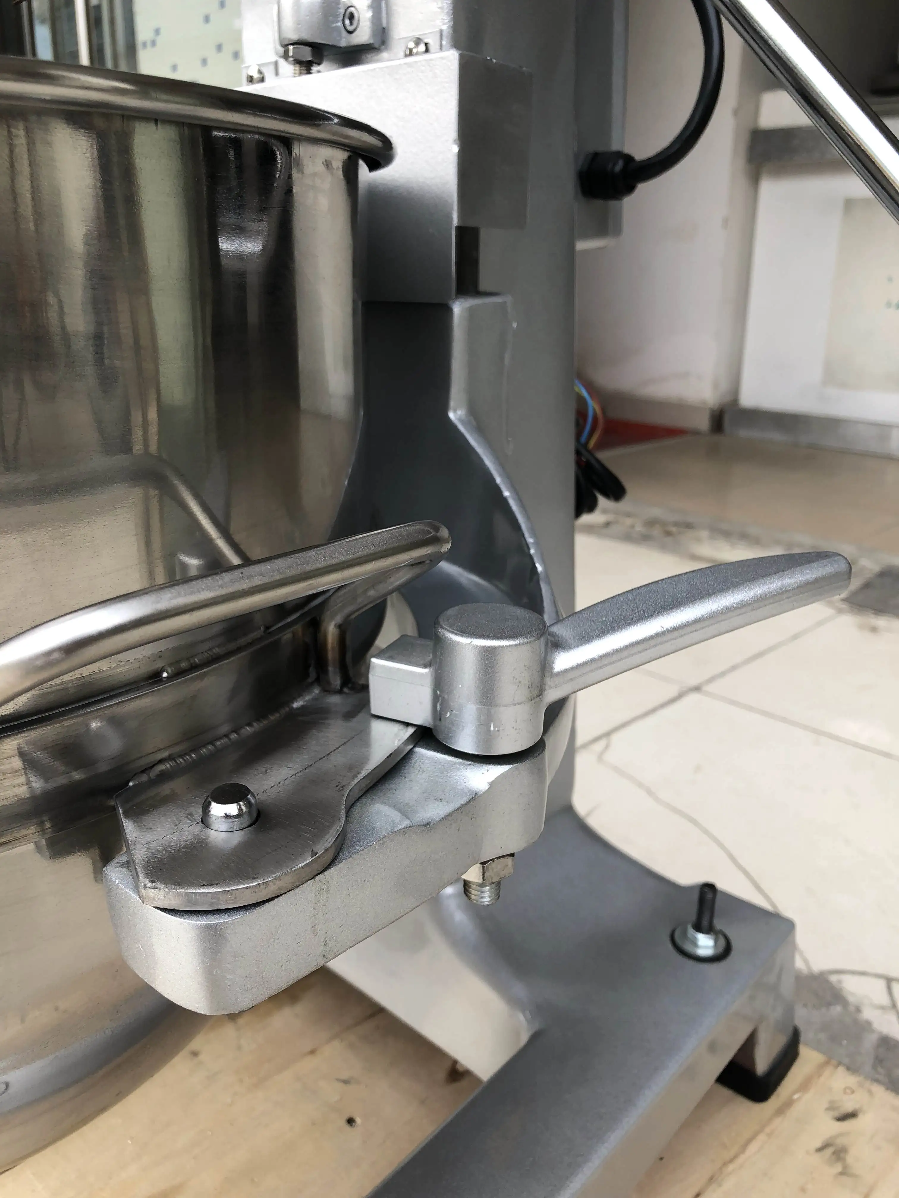 High Productivity Customized Commercial Catering Equipment 20L 30L 40L 50L 60L 80L Food Cooking Planetary Mixer