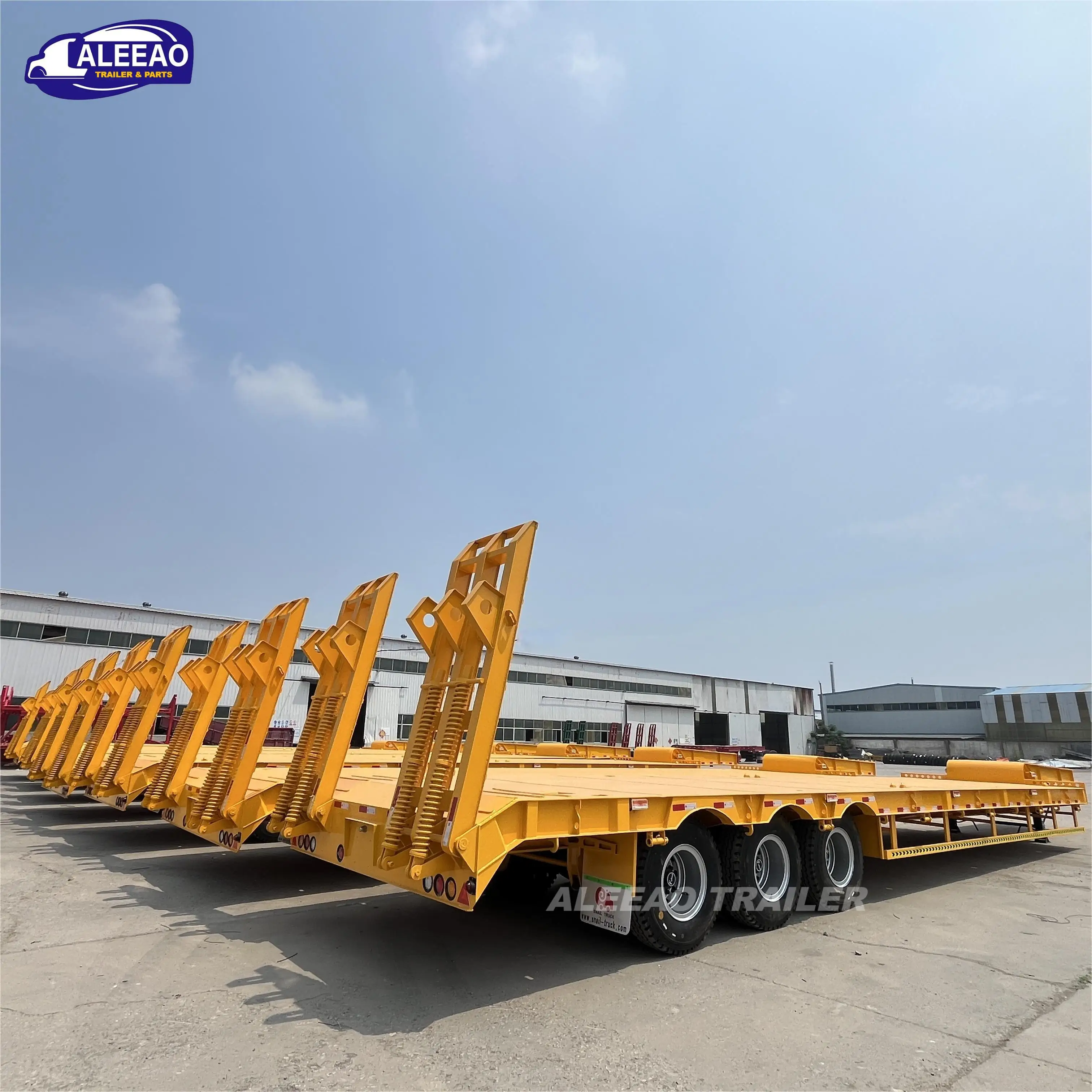 2024 China factory  low bed semi trailer heavy loader trailer for transport machines
