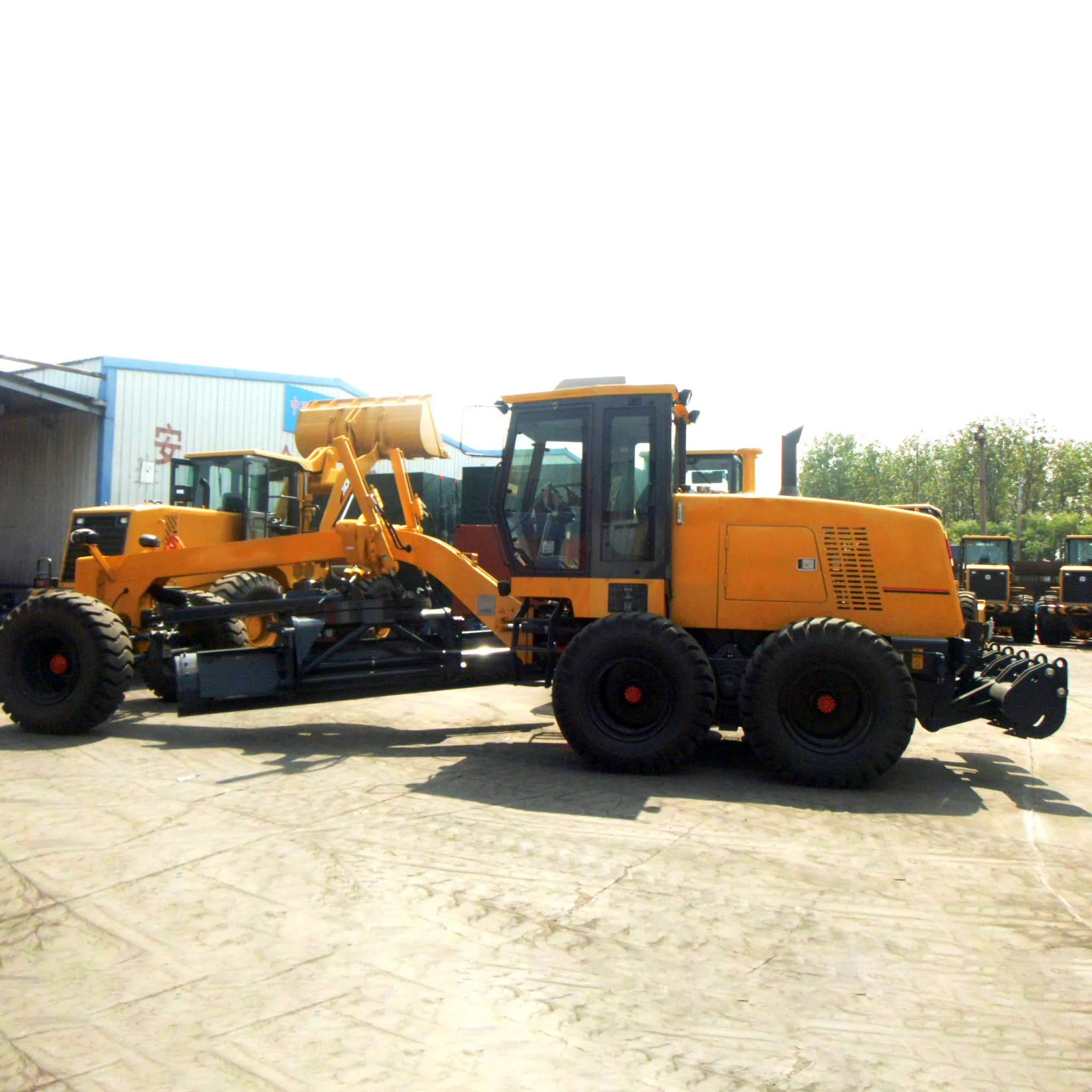 Chinese High Efficiency Brand New Mini Motor Grader GR1803 with Blade and Rear Ripper on Hot Sale