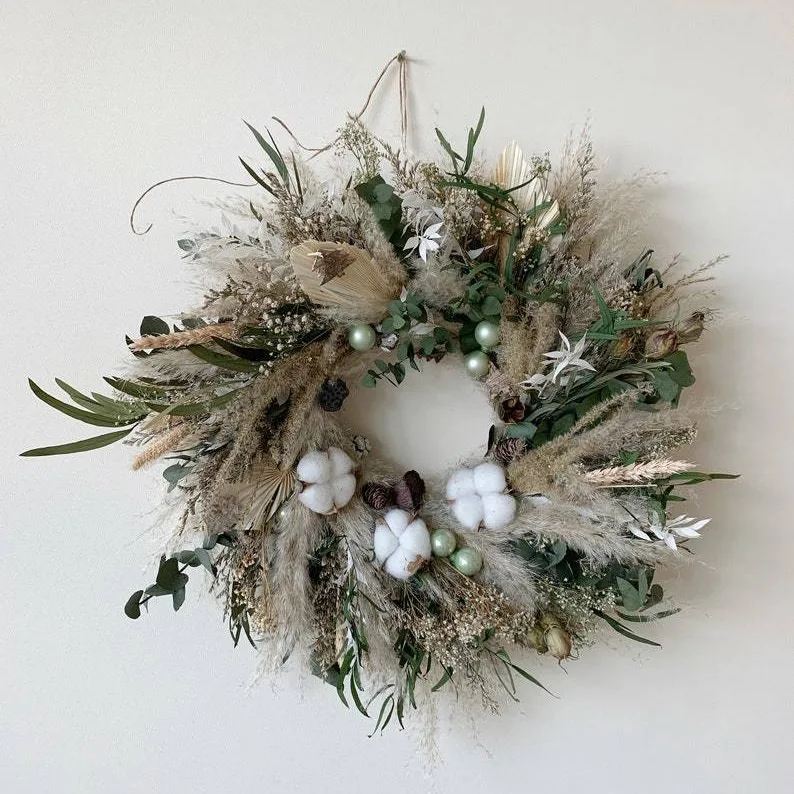 Stocked Artificial Decorative Christmas Flocked White Cypress Pine Needle  Pine Cone &White Berry Wreath For Home Decoration
