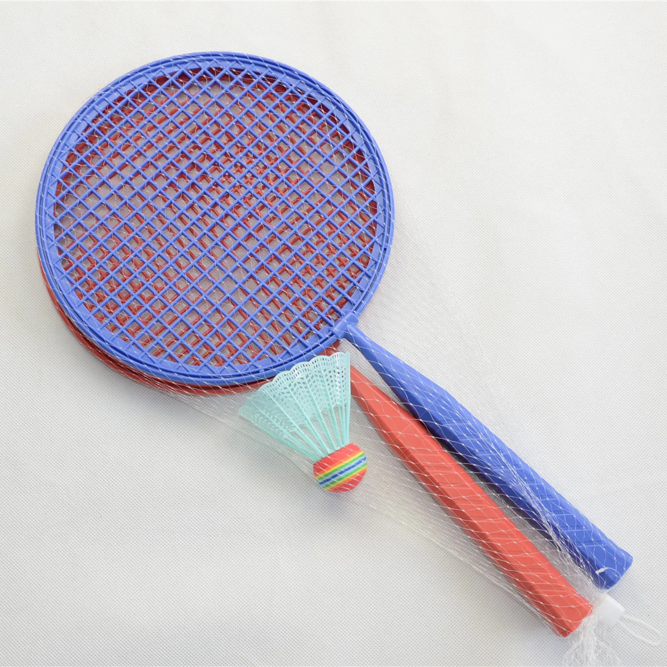 Hot Selling Light Weight Children Plastic Badminton Racket For Kids with 1 shuttle
