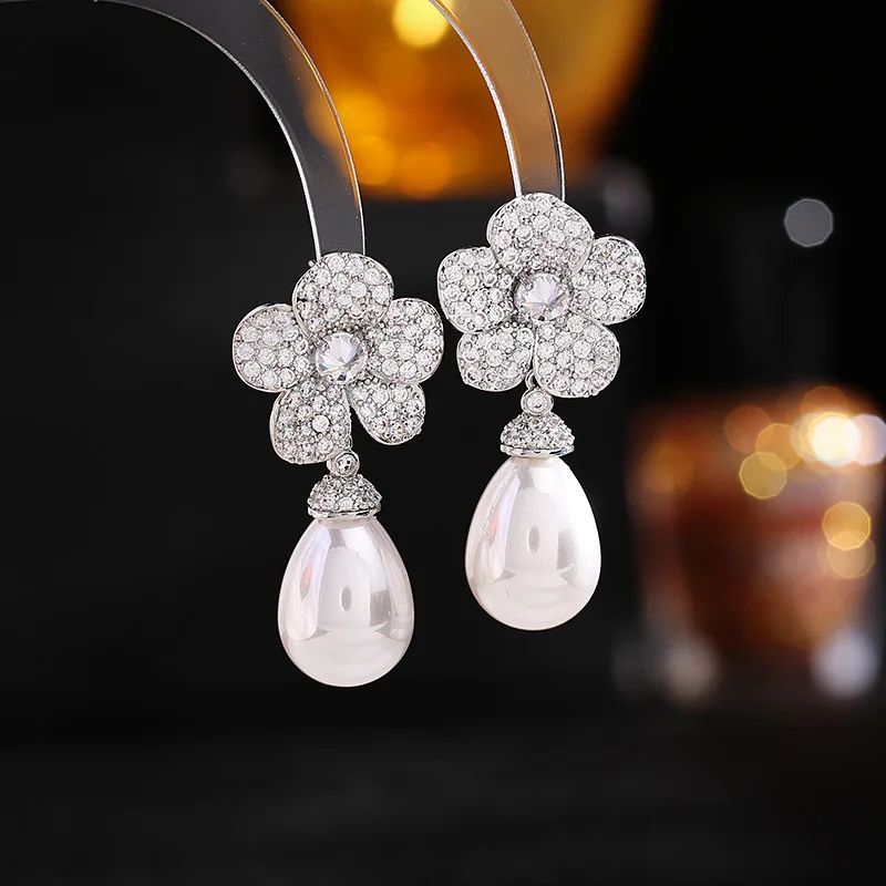 Fashion Jewelry Earrings Luxury Elegant Cubic Zirconia Flower Pearl Dangle Earrings for Women