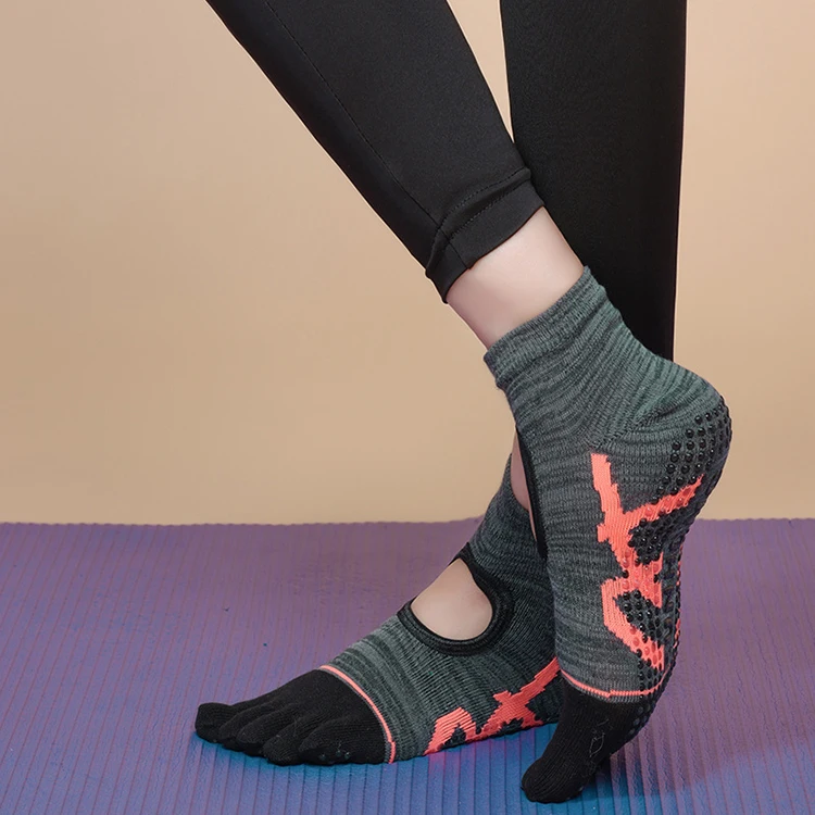 Wholesale Fashion Colorful Stripes Casual Custom Neutral Crew Cotton yoga Five Toe socks