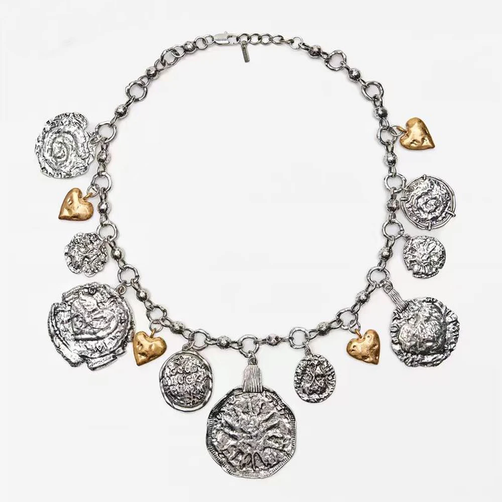 Fashion Link Chain Choker Necklace with Irregular Heart Tassel Carved Coin Pendant Necklace Statement Jewelry Accessories Gift