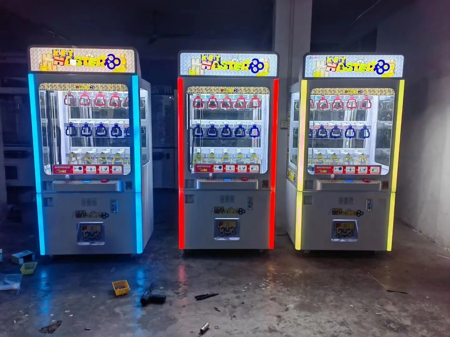 Hot Sale Golden Key Game Machine 15 lots Key Master Prize Vending Game Machine Arcade Key Master Claw Crane Machine