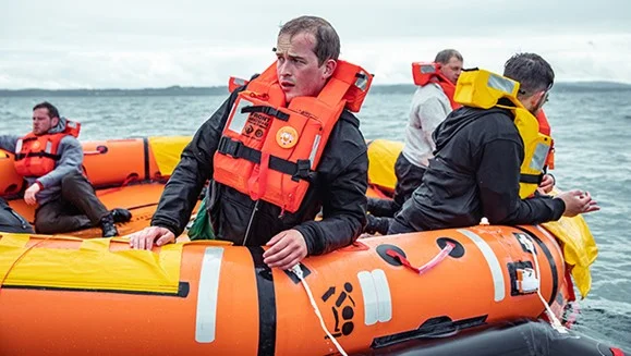 Marine CCS EC approval life raft with Rocket parachute signal flare for sale