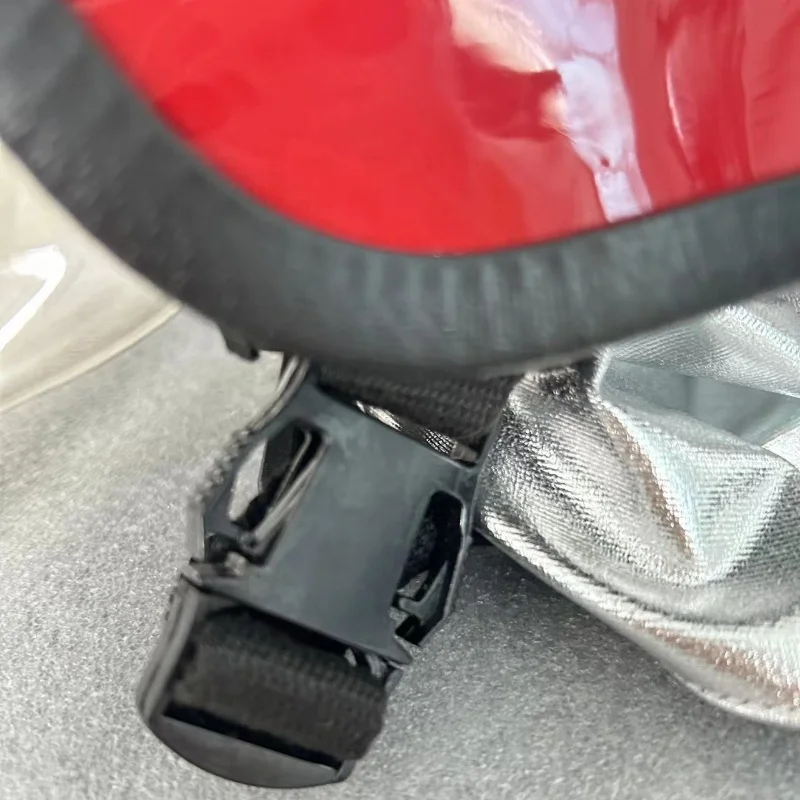 Light weight withstand high temperature firefighting helmet with adjustable chin strap for firemen