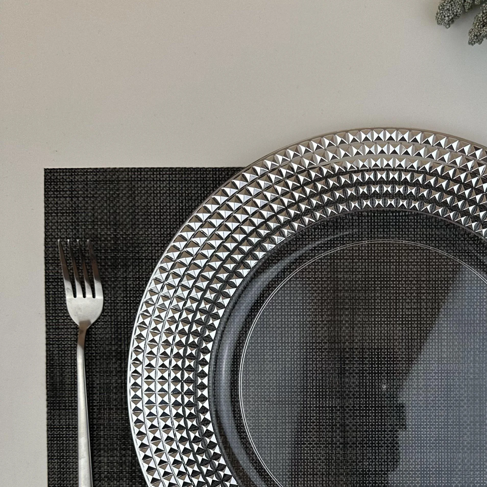 2025 table decoration party event round 33 cm clear dotted charger plate with gold and silver