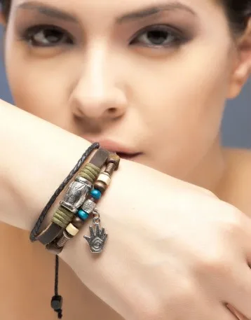 Wholesale hot selling OEM woman leather bracelet