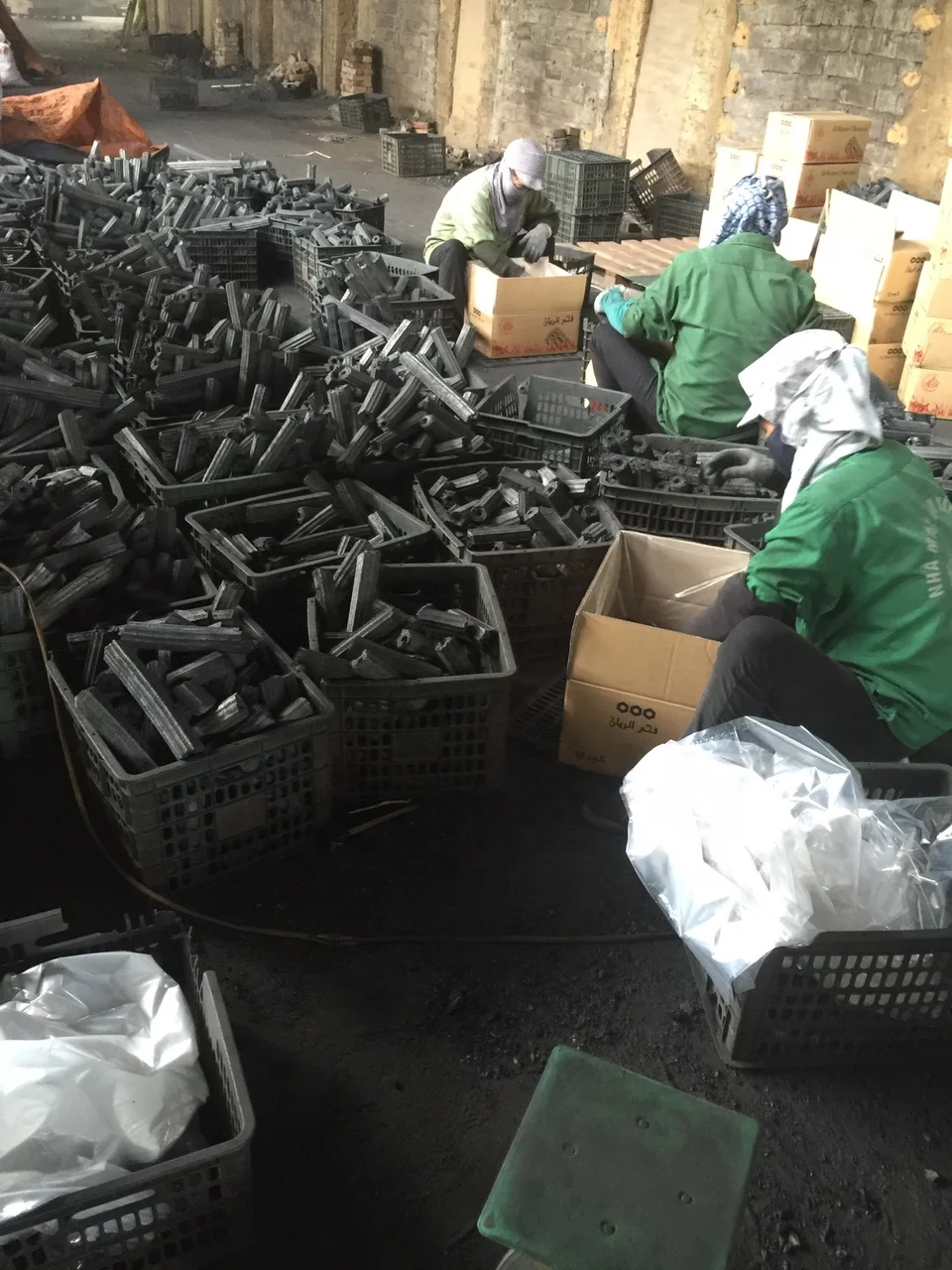 Вьетнамский уголь без дыма оптовая продажа для барбекю с маленьким шестигранным углем