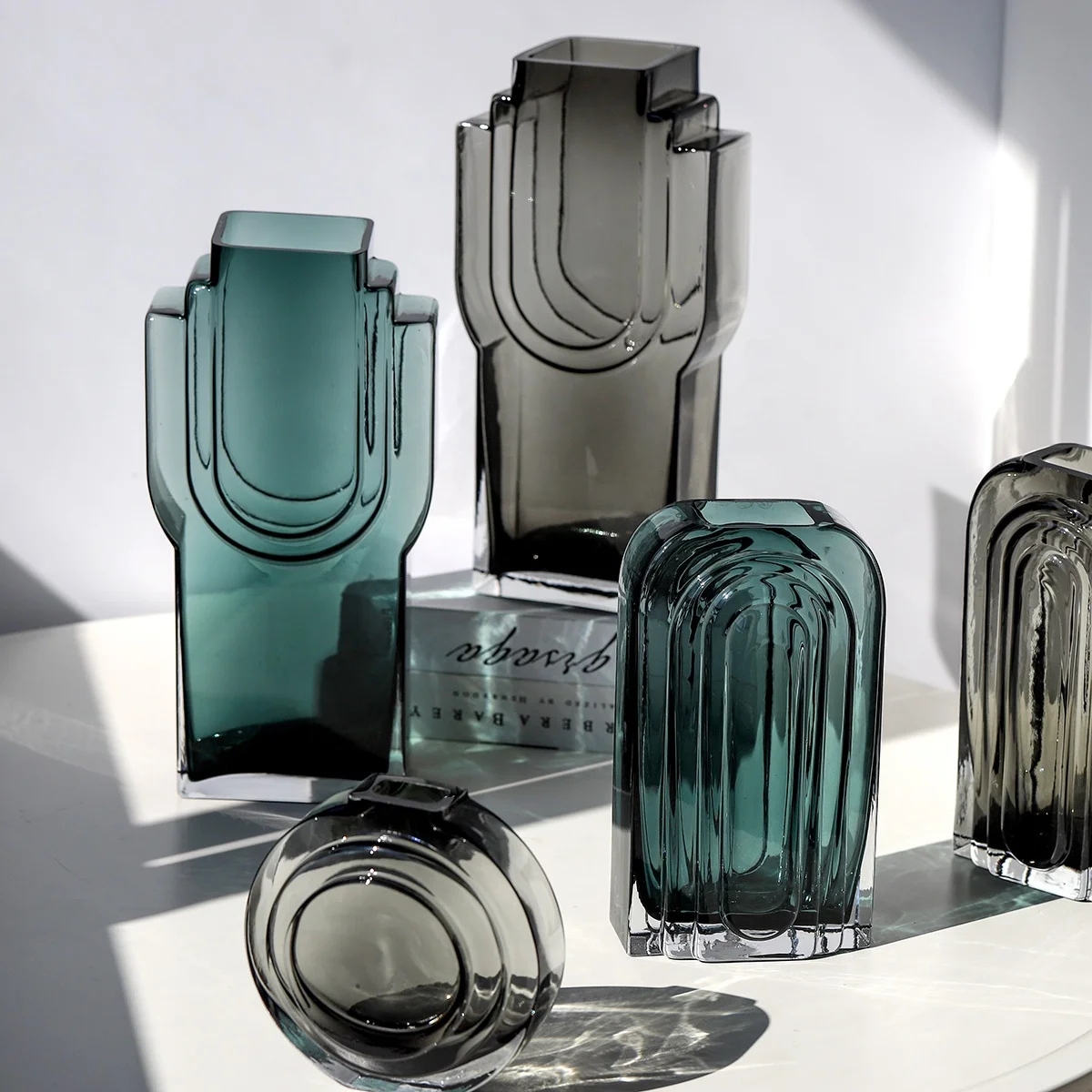 Bixuan Mouth-blown Art Glass Vase Novelty Wine Bottle Shape Modern Design Table Decor Centerpiece Solid Color Flower Vases