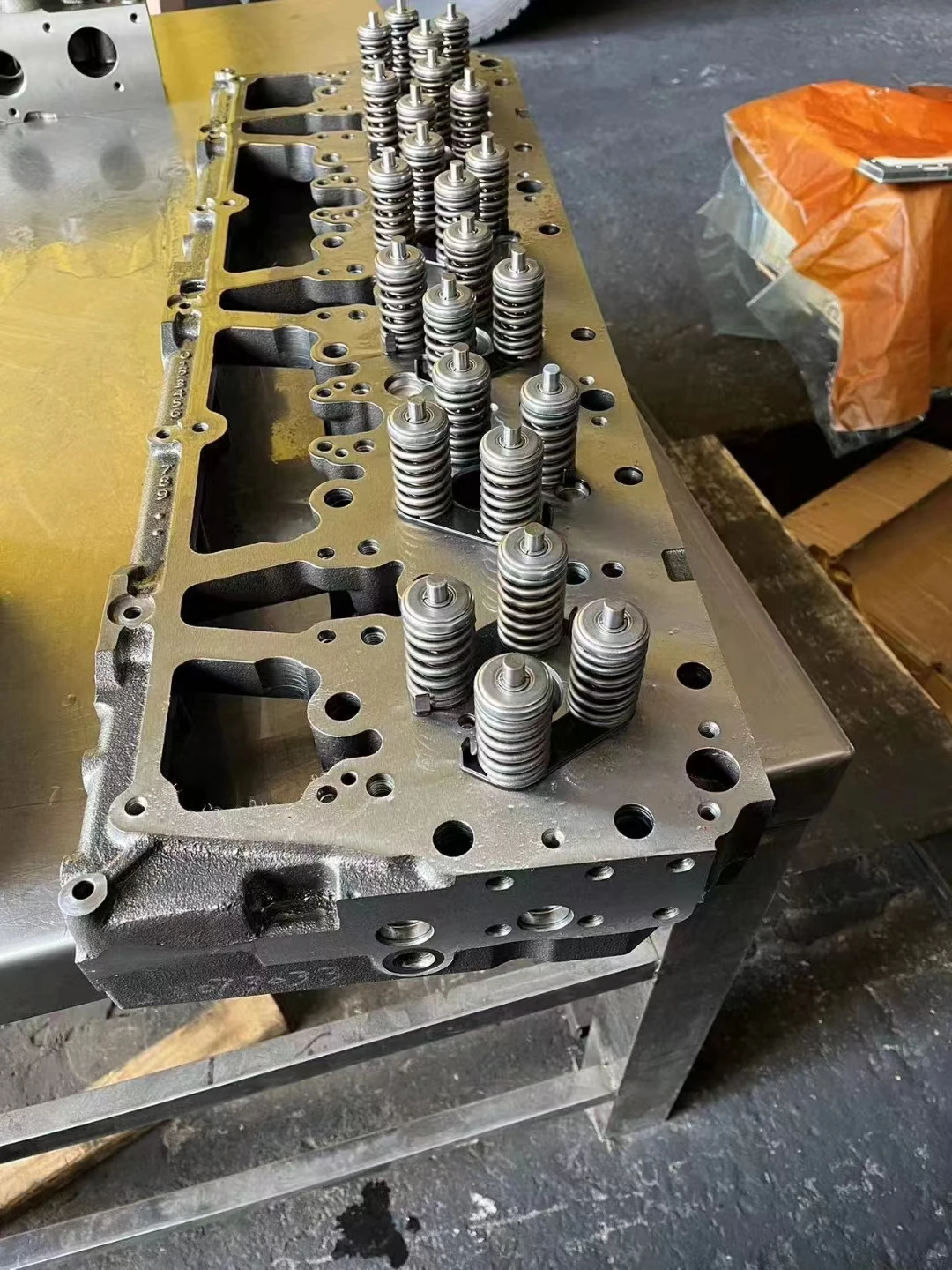 Cylinder Head 7W2243 for Caterpillar 3412 3412C 3412E Engine Loader 990 992C 992D in USA | Cylinder head  Caterpillar  Cylinder