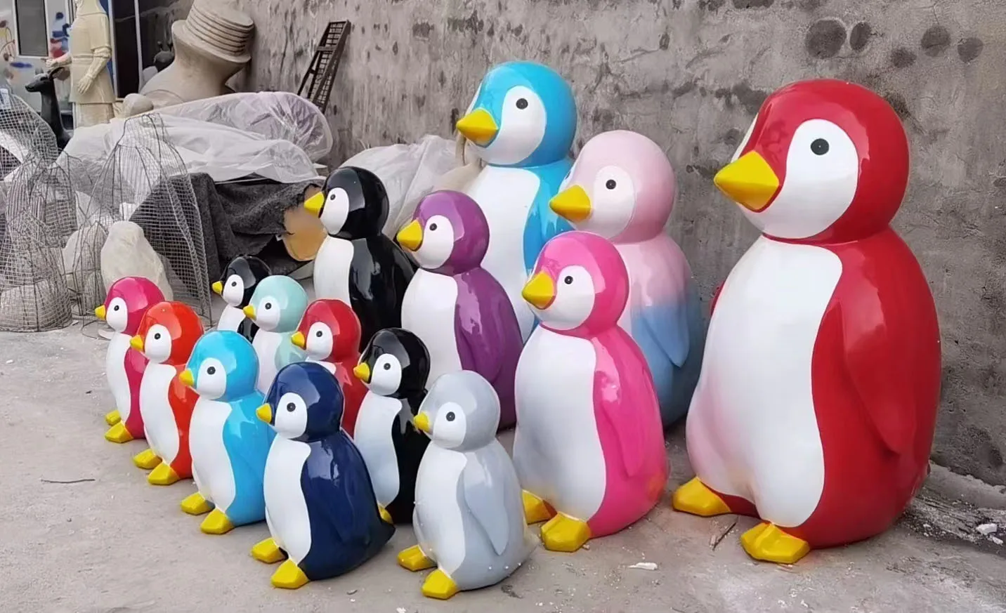 Custom Size Fiberglass Outdoor Garden Sea Animal Cartoon Sculpture Resin Penguin Statue