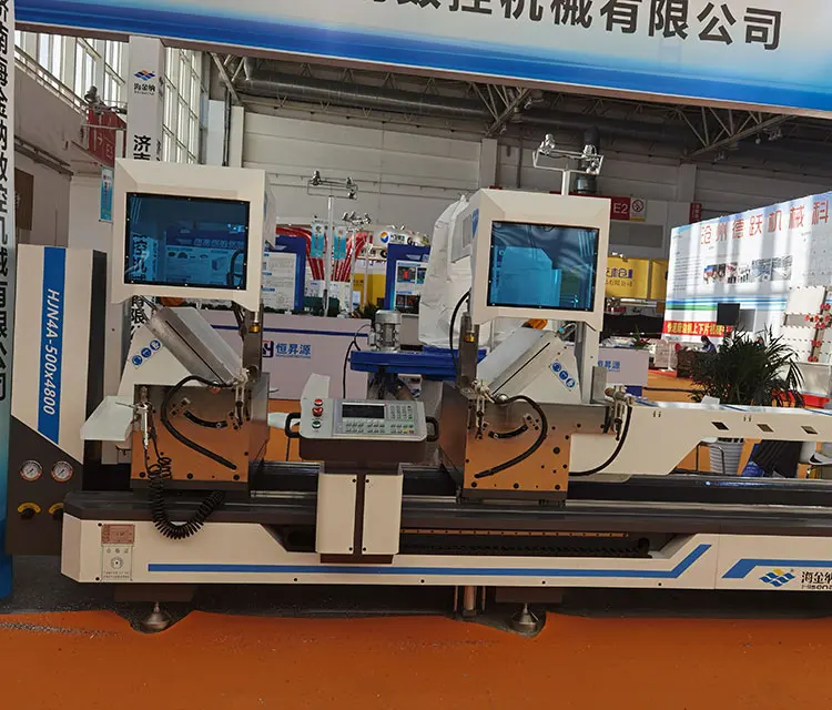 Алюминиевые окна и двери Автоматическая резка машина cnc двойная головка торцовочная пила для рамы