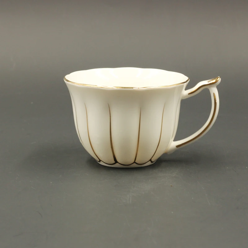 Yiwu Wholesale Ceramic Tea Mug 8PCS Porcelain Tea Pot Set Arabic Coffee Cups and Saucers Set with gold line