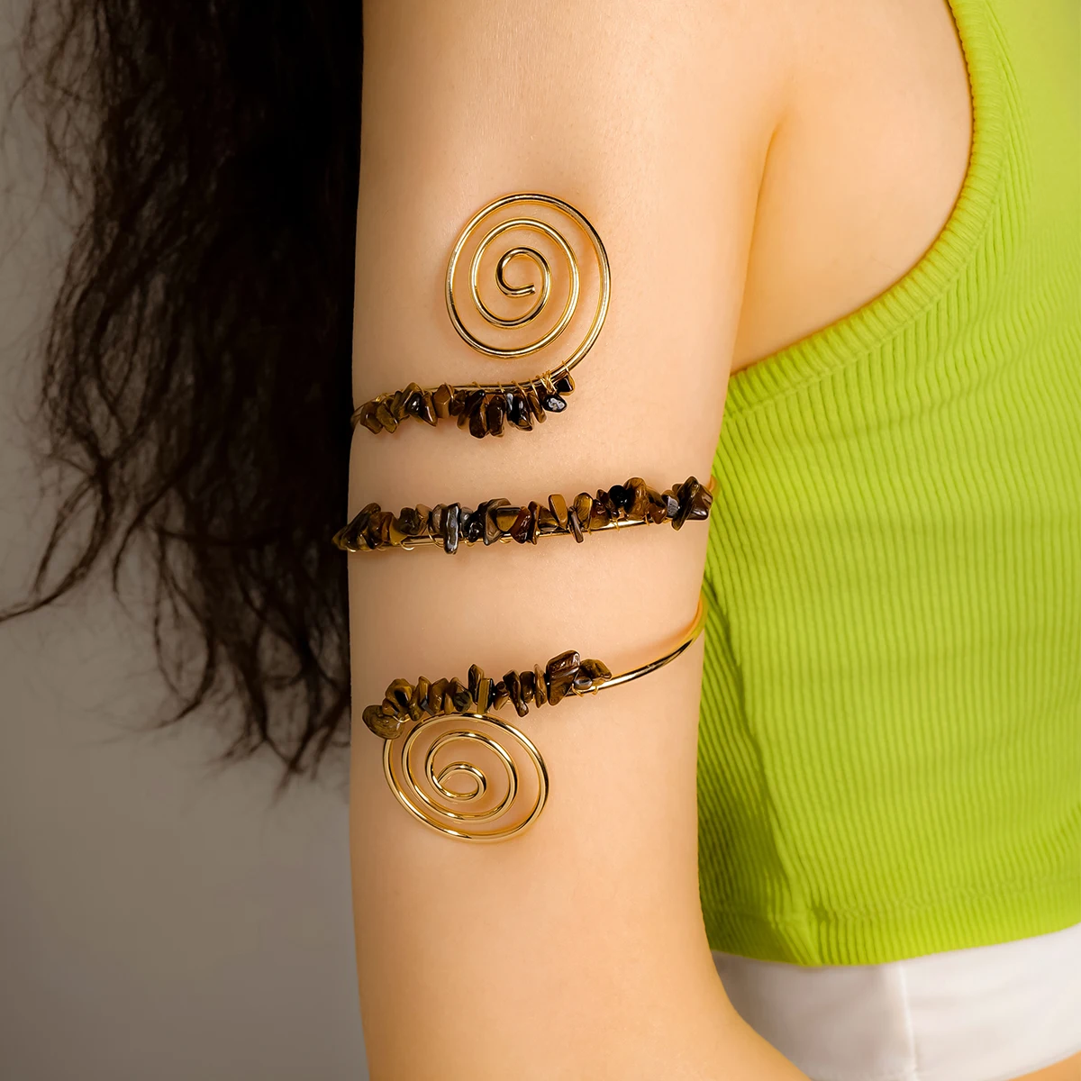 Wholesale High Quality Natural Healing Crystal Gravel Chips Spiral Arm Bracelet Decoration Crafts