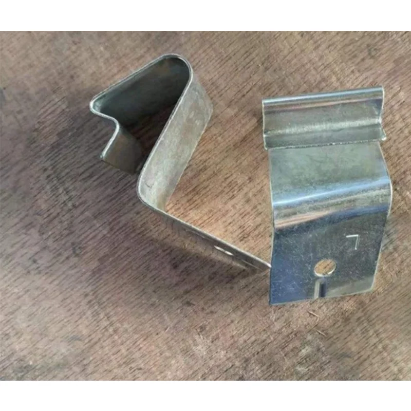 Sinotruk HOWO A7 T7 T5G SITRAK C7H C9H Shacman Truck Body Cab Parts Left Spring Steel Plate 812W41685-0033 812W41685-0034