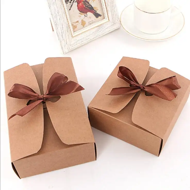 Guangzhou manufacturer custom envelope party wedding favors kraft paper bakery candy chocolate boxes for cake