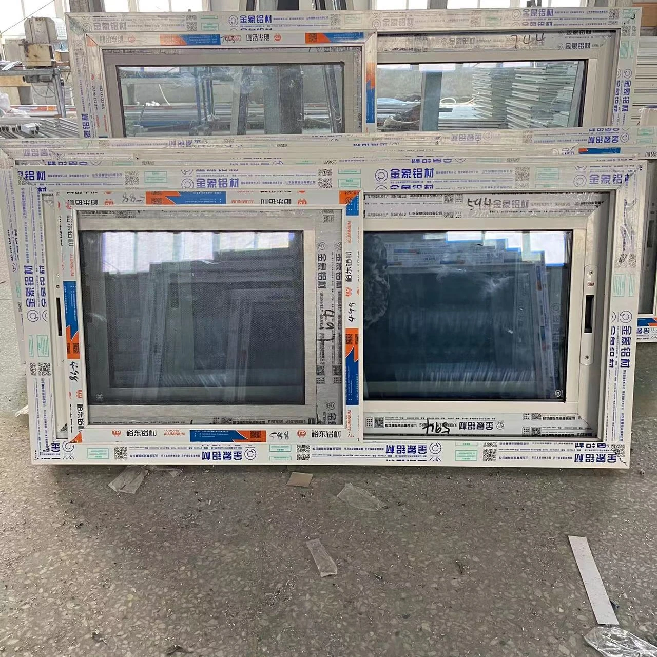 China customized 2 tracks sliding aluminium double glazing windows with screen for home