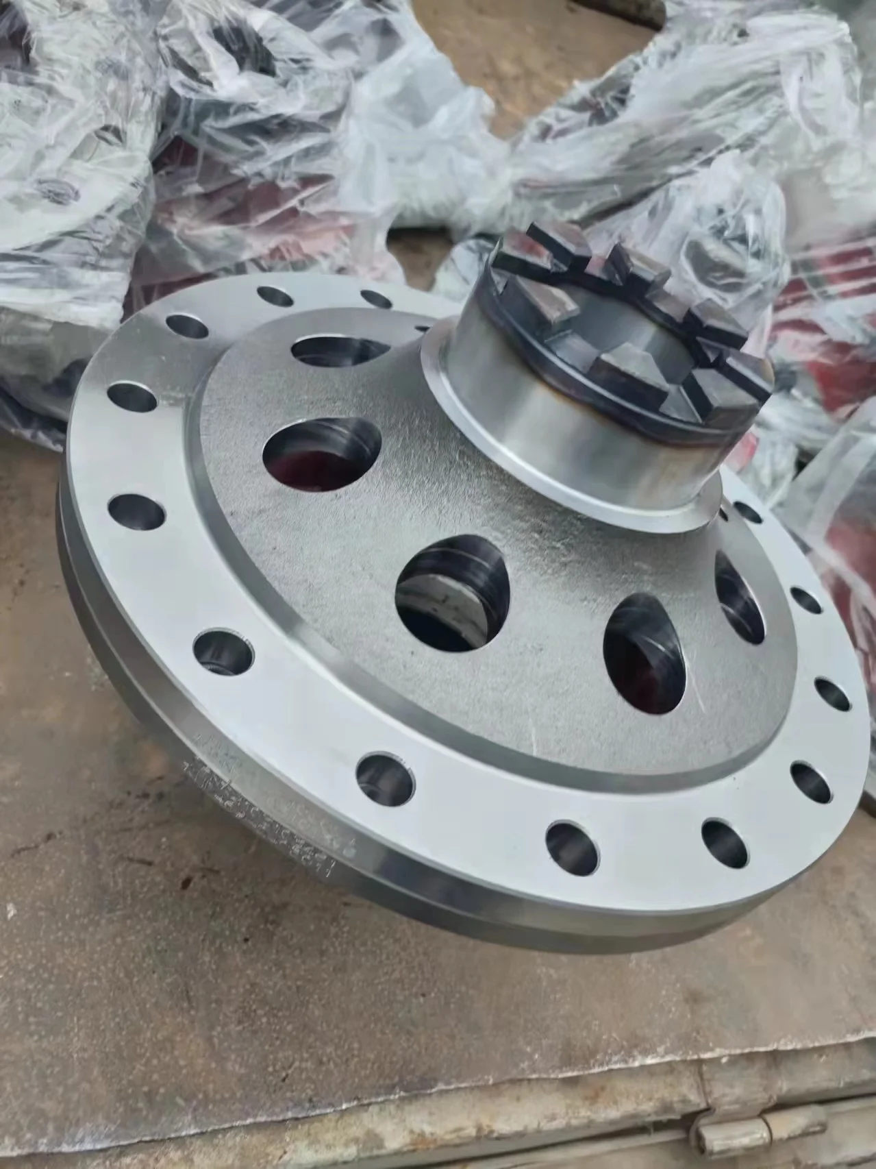 Truck Spare Parts inter-wheel differential housing Factory Price mining truck auto spare part