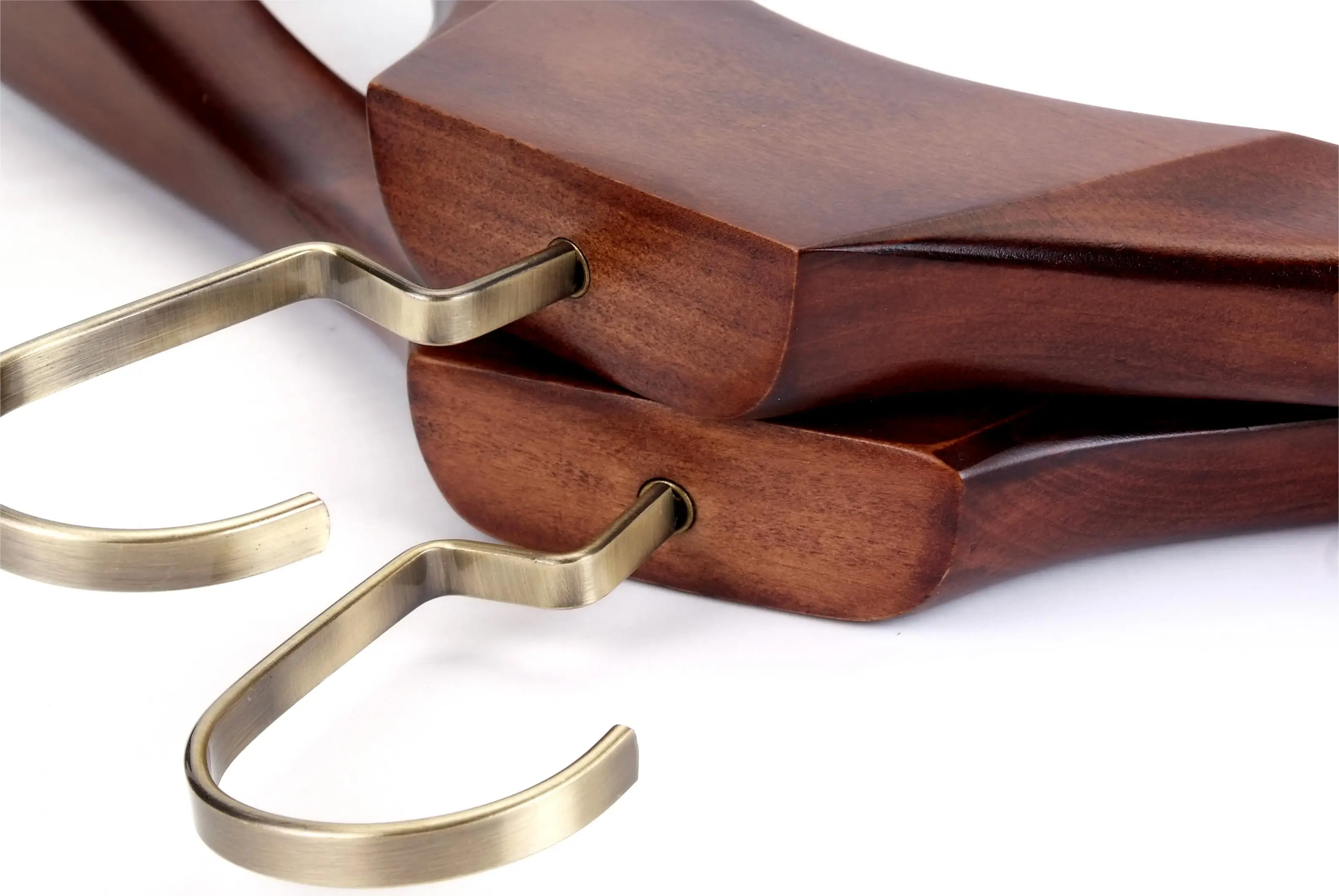 new design custom metal coat clothing type hanger with wooden bar