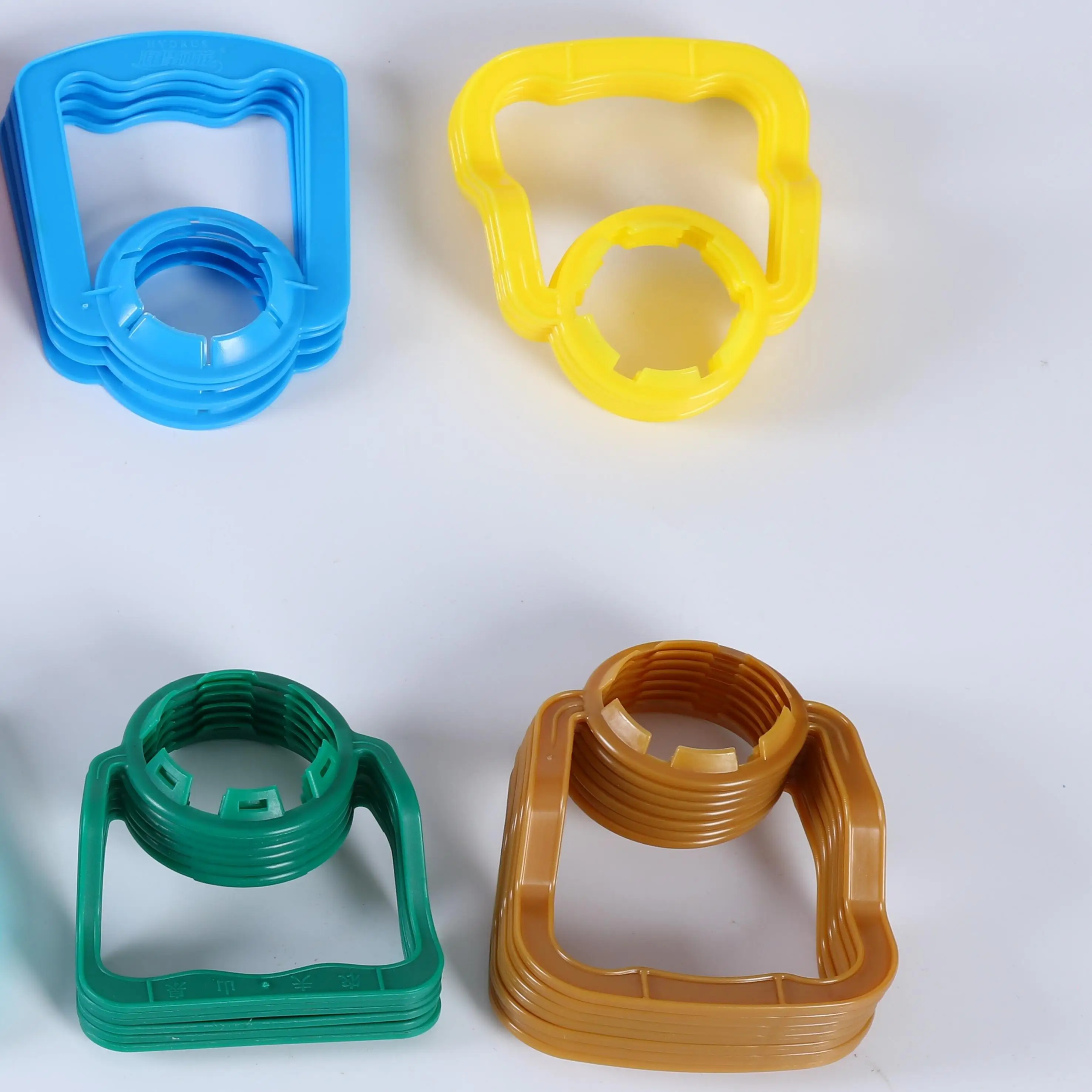 Customized Color 28mm 30mm Red Plastic Carry Handles Wholesale PET Cola Drink Ring Bottle Carrying Solution